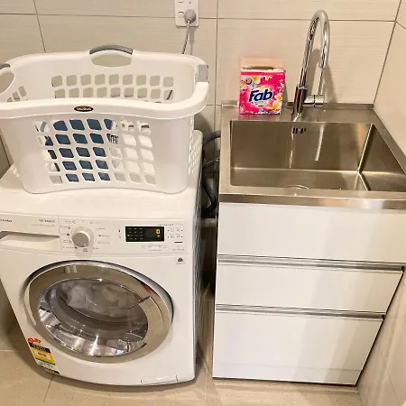 No Party Allowed, Entire Brand New 3 Bedroom Townhouse, Free Unlimited Fibre Wifi And Free Parking Wellington Exterior photo