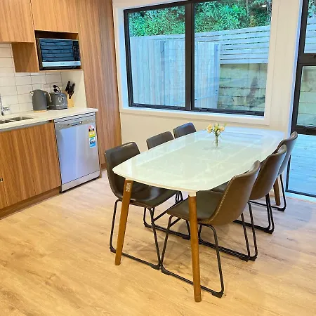 No Party Allowed, Entire Brand New 3 Bedroom Townhouse, Free Unlimited Fibre Wifi And Free Parking Wellington Exterior photo