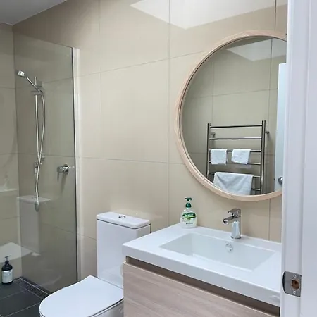 No Party Allowed, Entire Brand New 3 Bedroom Townhouse, Free Unlimited Fibre Wifi And Free Parking Wellington Exterior photo