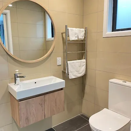 No Party Allowed, Entire Brand New 3 Bedroom Townhouse, Free Unlimited Fibre Wifi And Free Parking Wellington Exterior photo