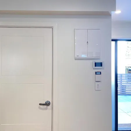 No Party Allowed, Entire Brand New 3 Bedroom Townhouse, Free Unlimited Fibre Wifi And Free Parking Wellington Exterior photo