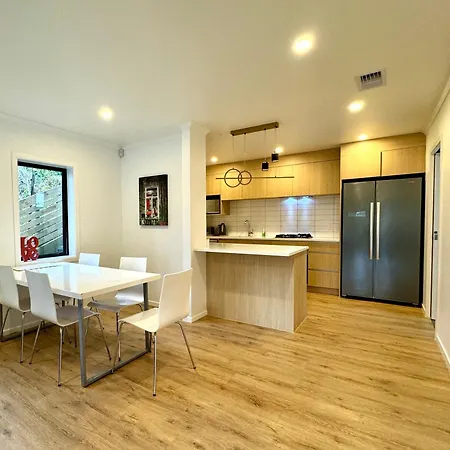 No Party Allowed, Entire Brand New 3 Bedroom Townhouse, Free Unlimited Fibre Wifi And Free Parking Wellington Exterior photo