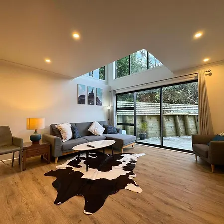 No Party Allowed, Entire Brand New 3 Bedroom Townhouse, Free Unlimited Fibre Wifi And Free Parking Wellington Exterior photo