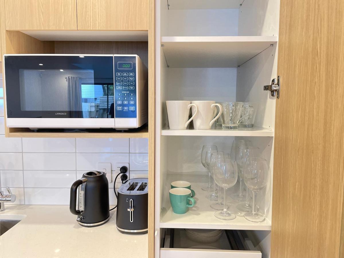 Holiday home No Party Allowed, Entire Brand New 3 Bedroom Townhouse, Free Unlimited Fibre Wifi And Free Parking Wellington