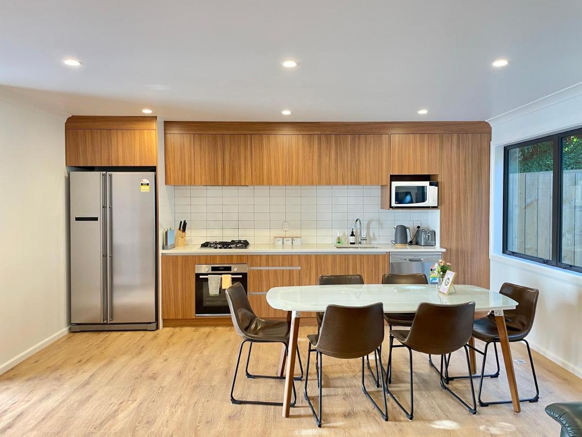No Party Allowed, Entire Brand New 3 Bedroom Townhouse, Free Unlimited Fibre Wifi And Free Parking Holiday home Wellington