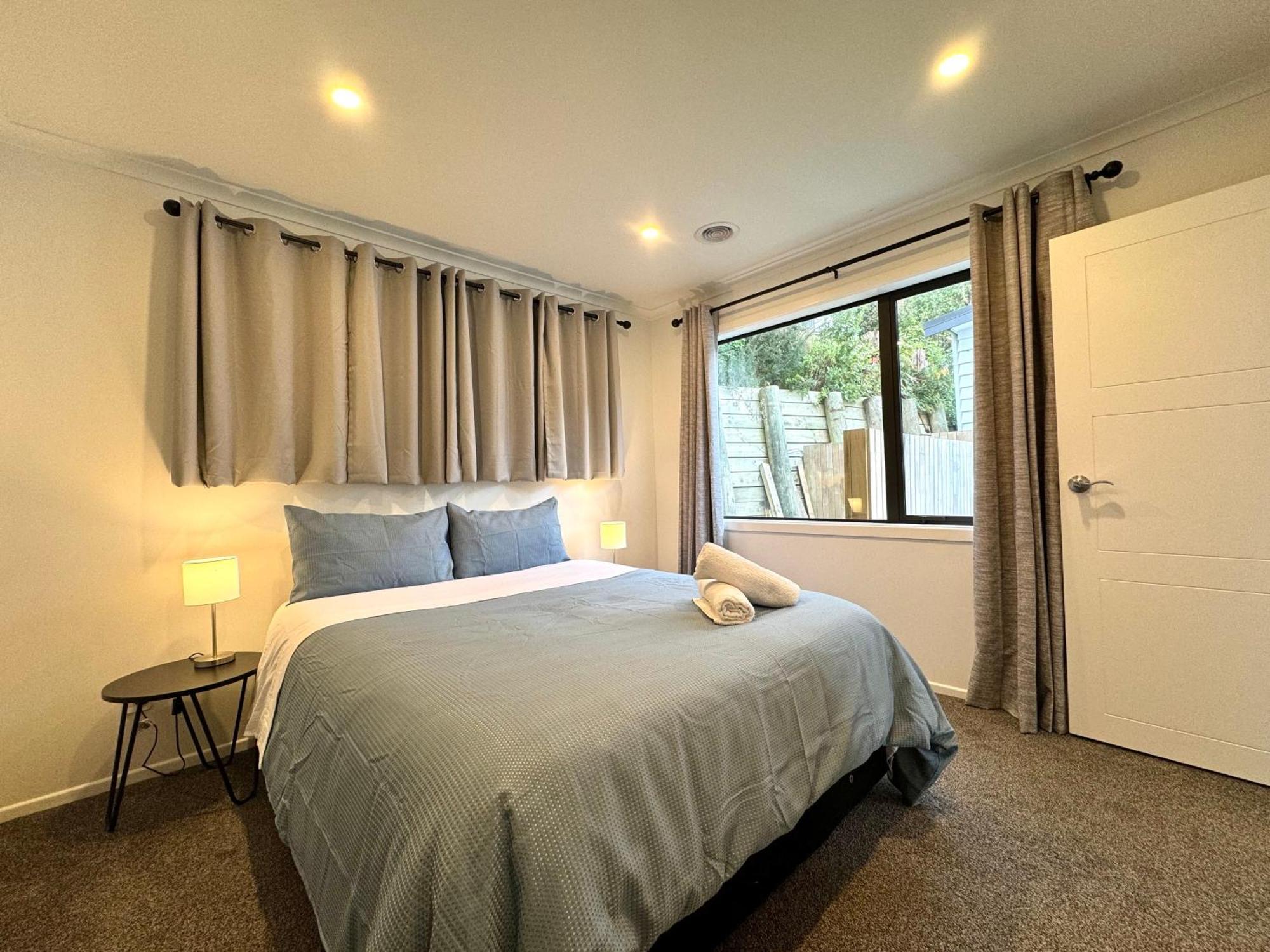 No Party Allowed, Entire Brand New 3 Bedroom Townhouse, Free Unlimited Fibre Wifi And Free Parking Holiday home Wellington