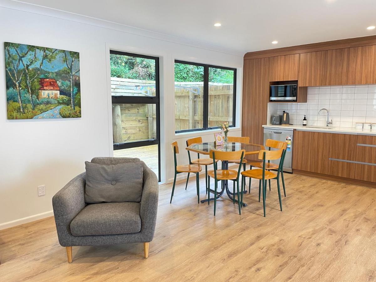 No Party Allowed, Entire Brand New 3 Bedroom Townhouse, Free Unlimited Fibre Wifi And Free Parking