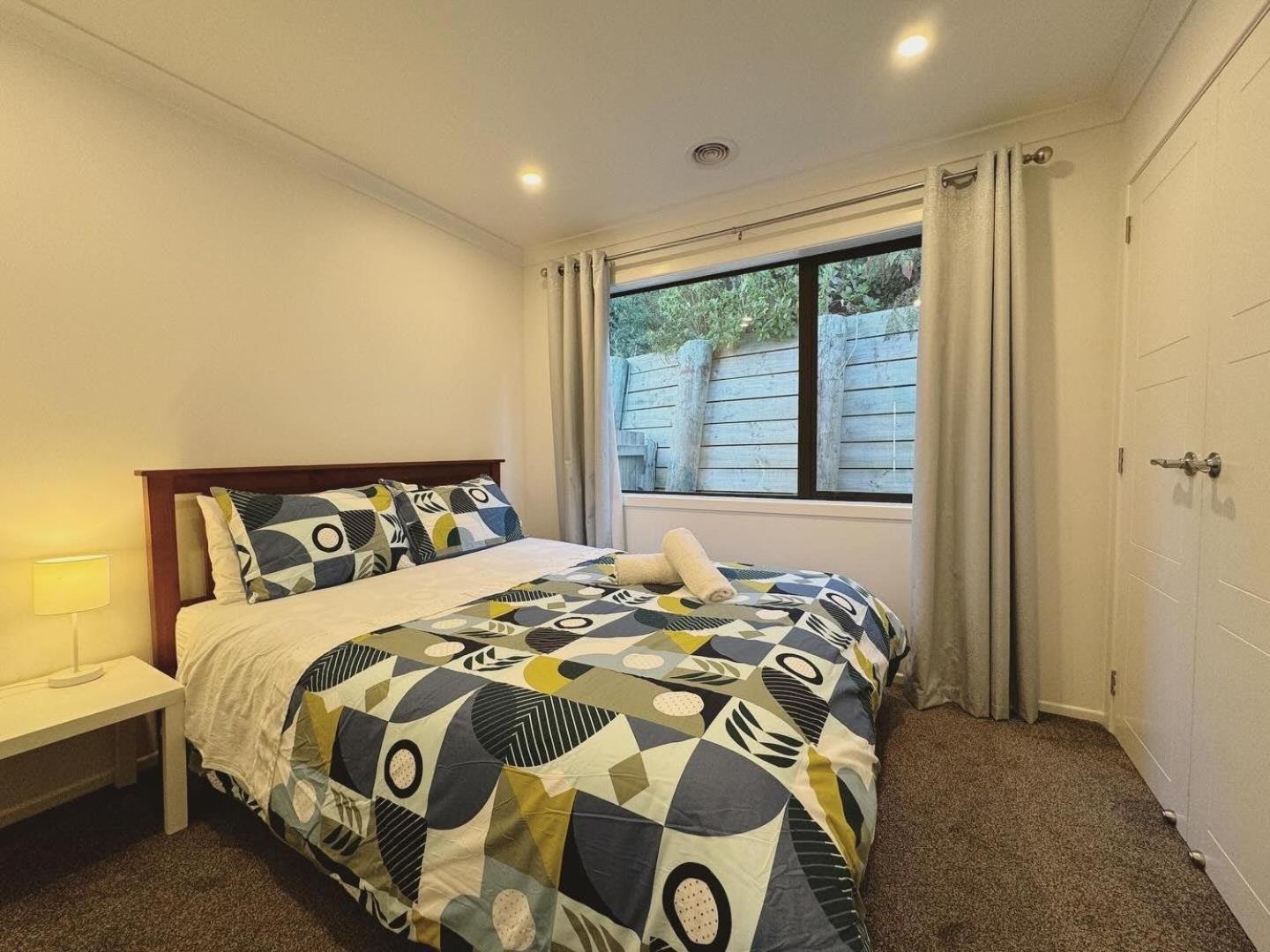 No Party Allowed, Entire Brand New 3 Bedroom Townhouse, Free Unlimited Fibre Wifi And Free Parking * Wellington