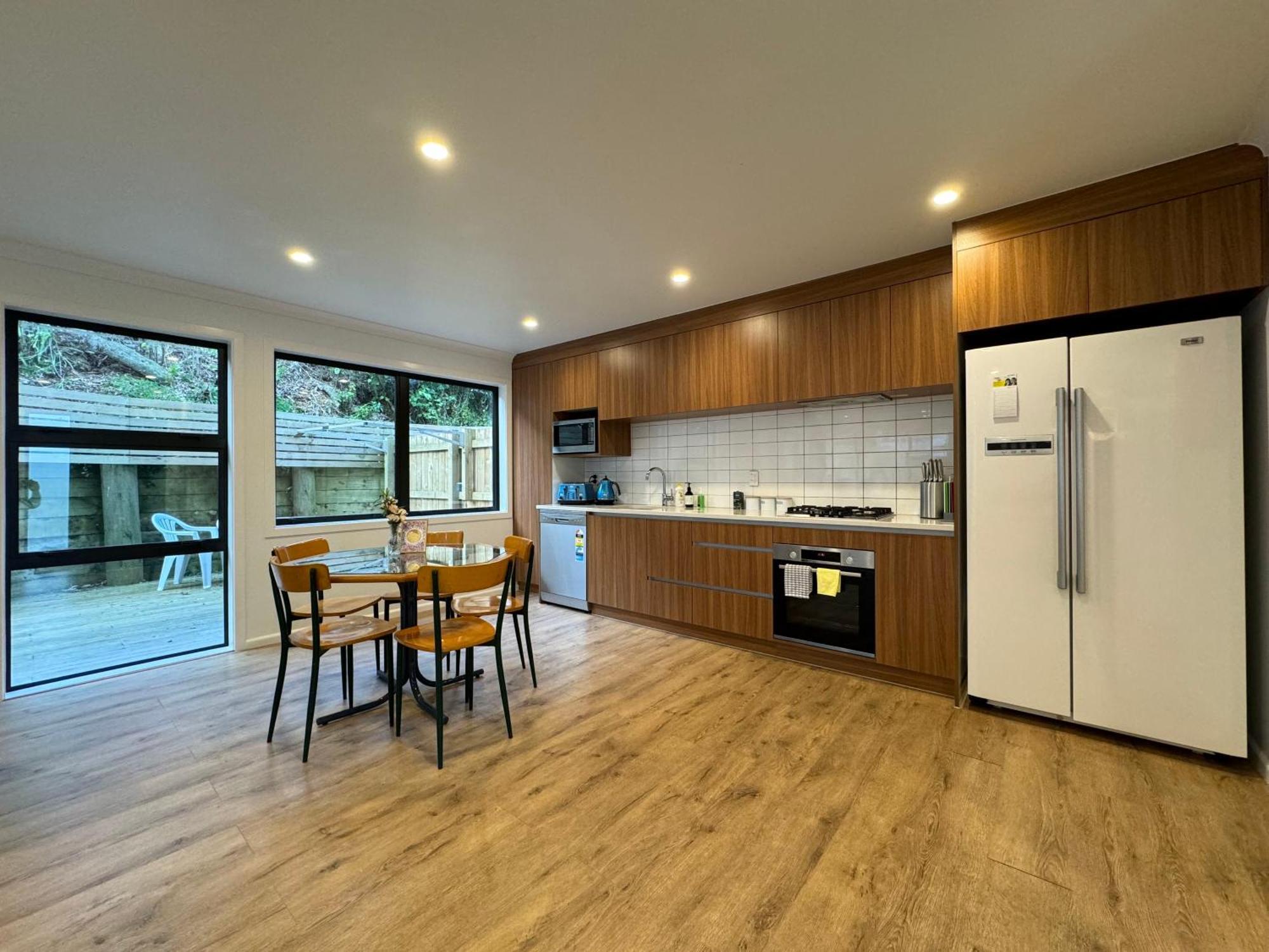 No Party Allowed, Entire Brand New 3 Bedroom Townhouse, Free Unlimited Fibre Wifi And Free Parking Wellington