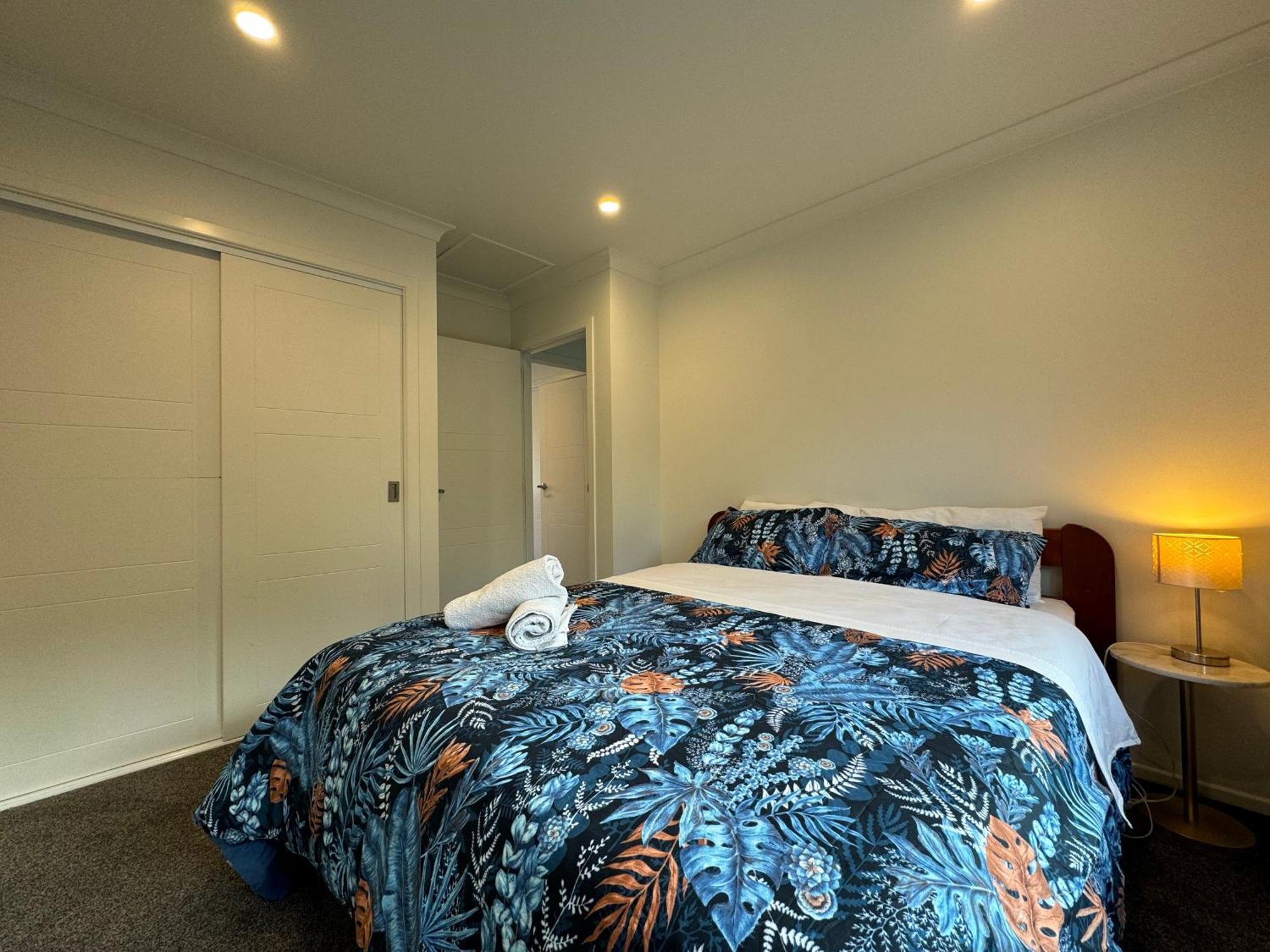 No Party Allowed, Entire Brand New 3 Bedroom Townhouse, Free Unlimited Fibre Wifi And Free Parking Holiday home Wellington