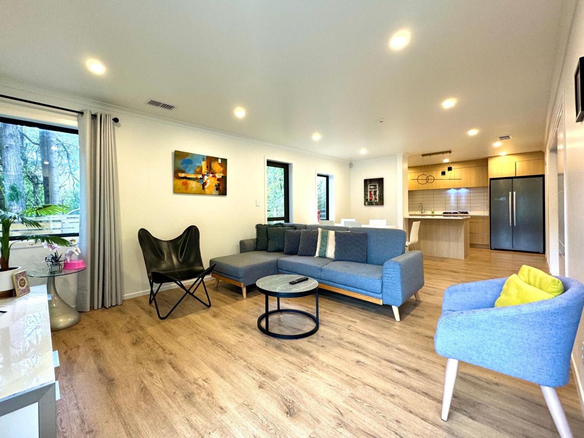 No Party Allowed, Entire Brand New 3 Bedroom Townhouse, Free Unlimited Fibre Wifi And Free Parking Holiday home Wellington